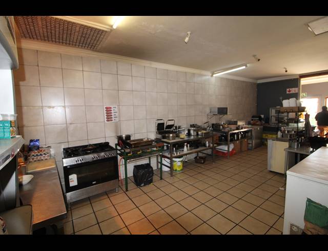 370M² RESTAURANT TO LET IN SALDANHA CENTRAL
